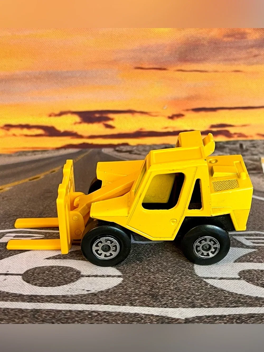 Matchbox Lesney #48 Sambron Jacklift Yellow England Base 1977